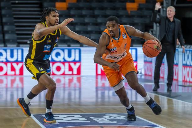 势均力敌 势均力敌